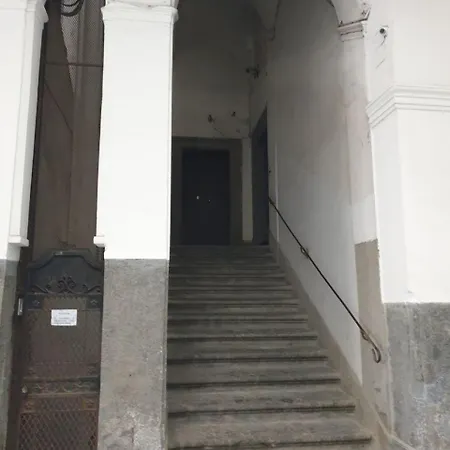Elegante Poerio Apartment
